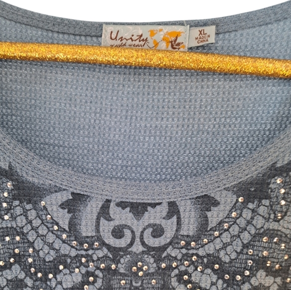Unity World Wear knit top size XL - Picture 3 of 3